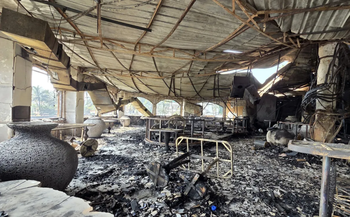 6935316Ab4806755 W1200Xh743