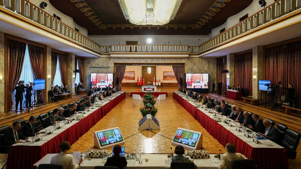 Imrali Ziyareti Sonrasi Komisyon Ilk Kez Toplaniyor Ocalan Gorusmesine Iliskin Bilgi Verilmesi Bekleniyor