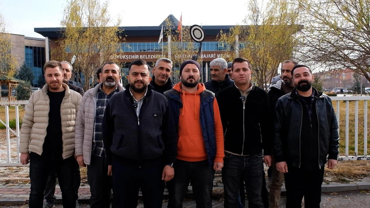 Isten Cikarilan Isciler