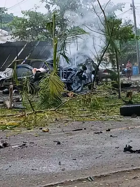 Karakolun Onunde Arac Patladi 3 U Polis 5 Kisi 19331445 9880 M