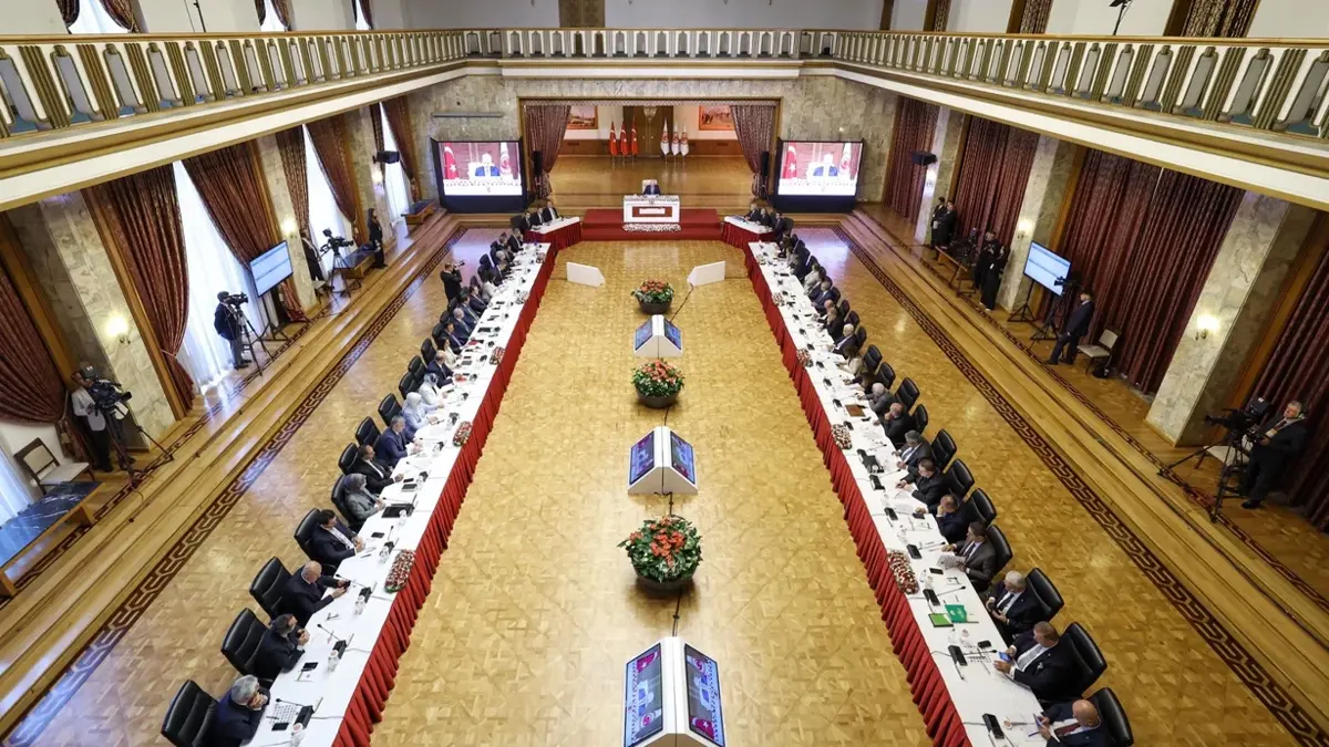 Komisyon Toplantisinin Tam Tutanagi Yayinda