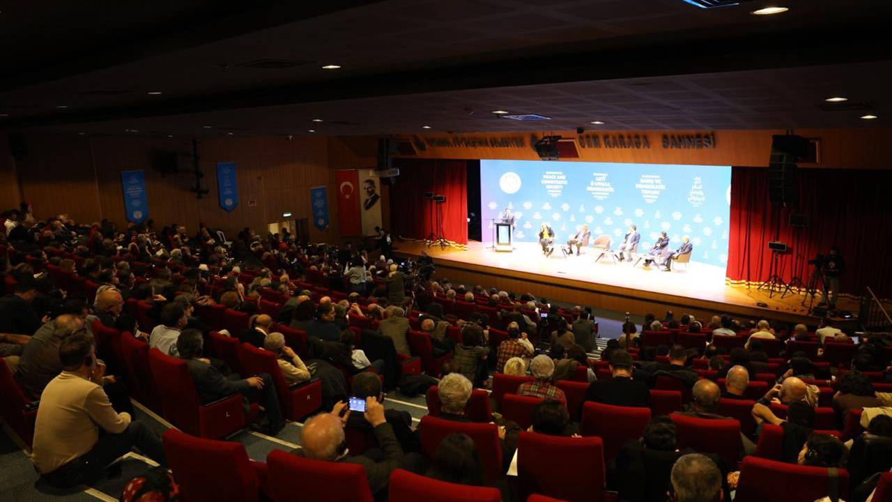 Konferans Dem Demirtas