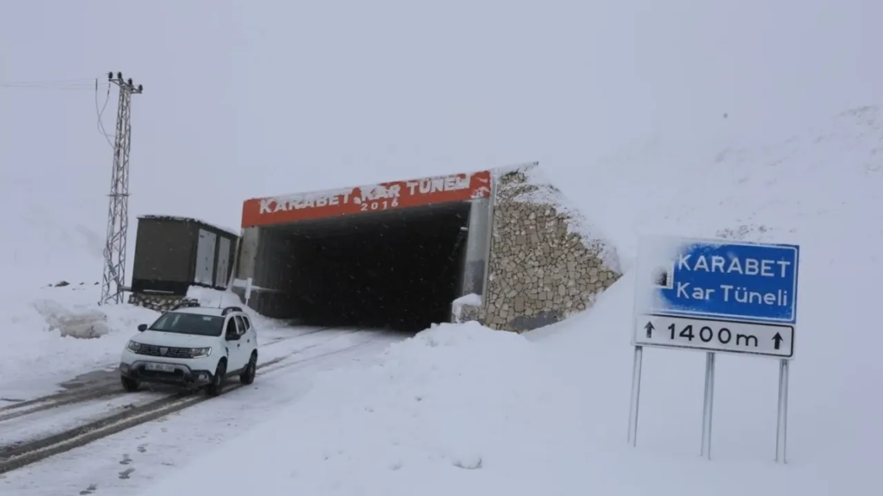 Serhat News Bahcesaray Karabet Gecidi Ilk Kar 1024X579