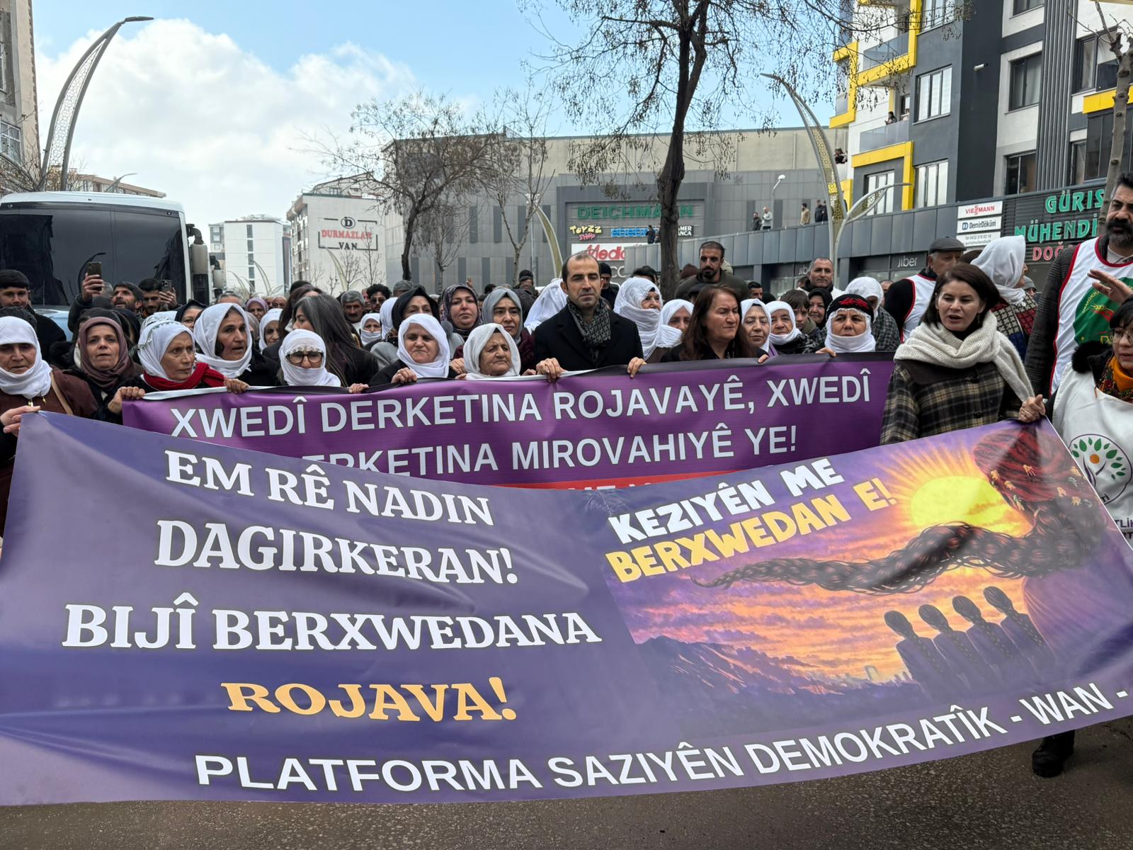 Ce65387B A25E 4623 934B 080A3D46760F