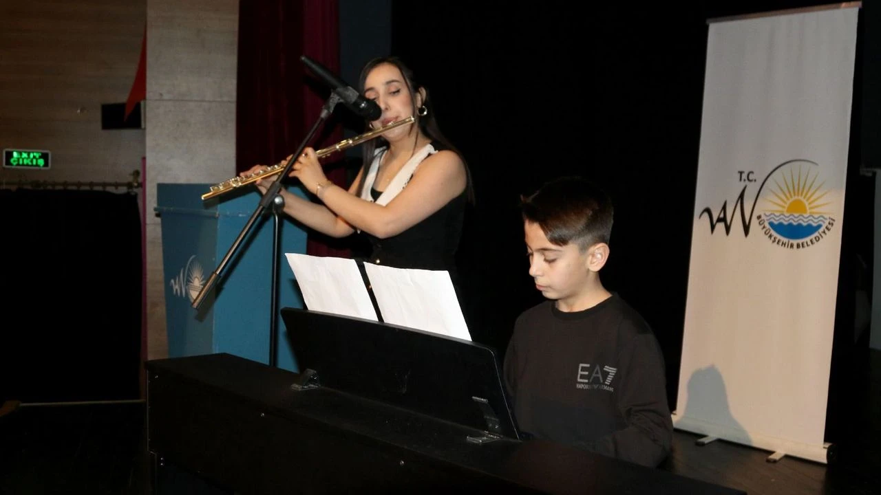 Vanda Minik Ogrenciler Sanatla Bulustu 2