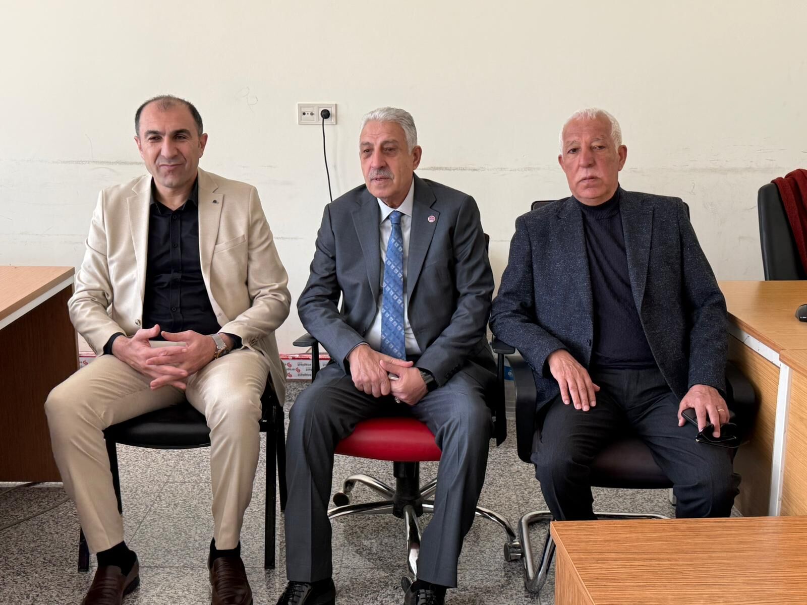 28294B17 7720 4F1F 8A3E Ee422Eeb015D