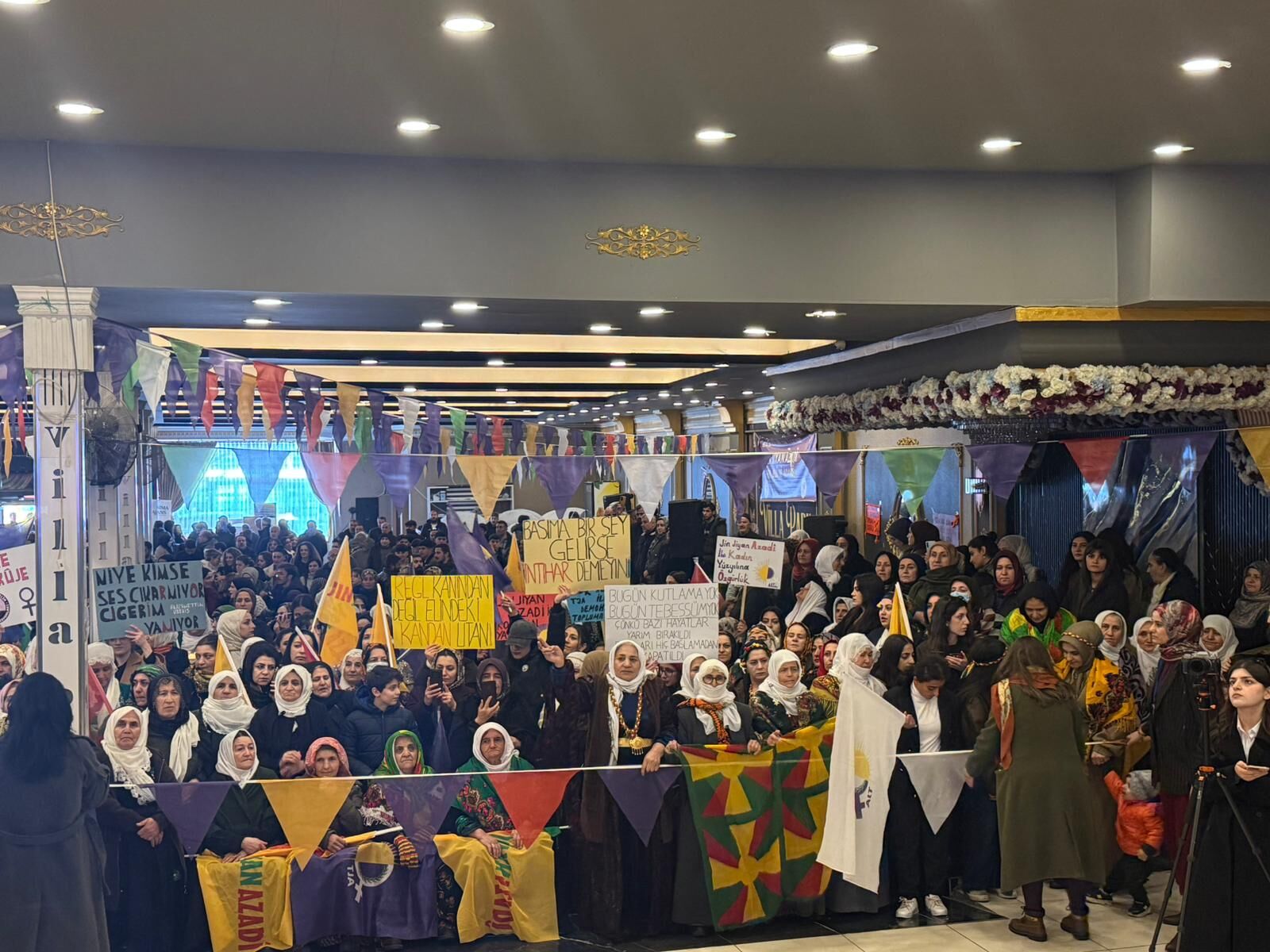 50C30872 A49A 4918 A389 6419652449Ce