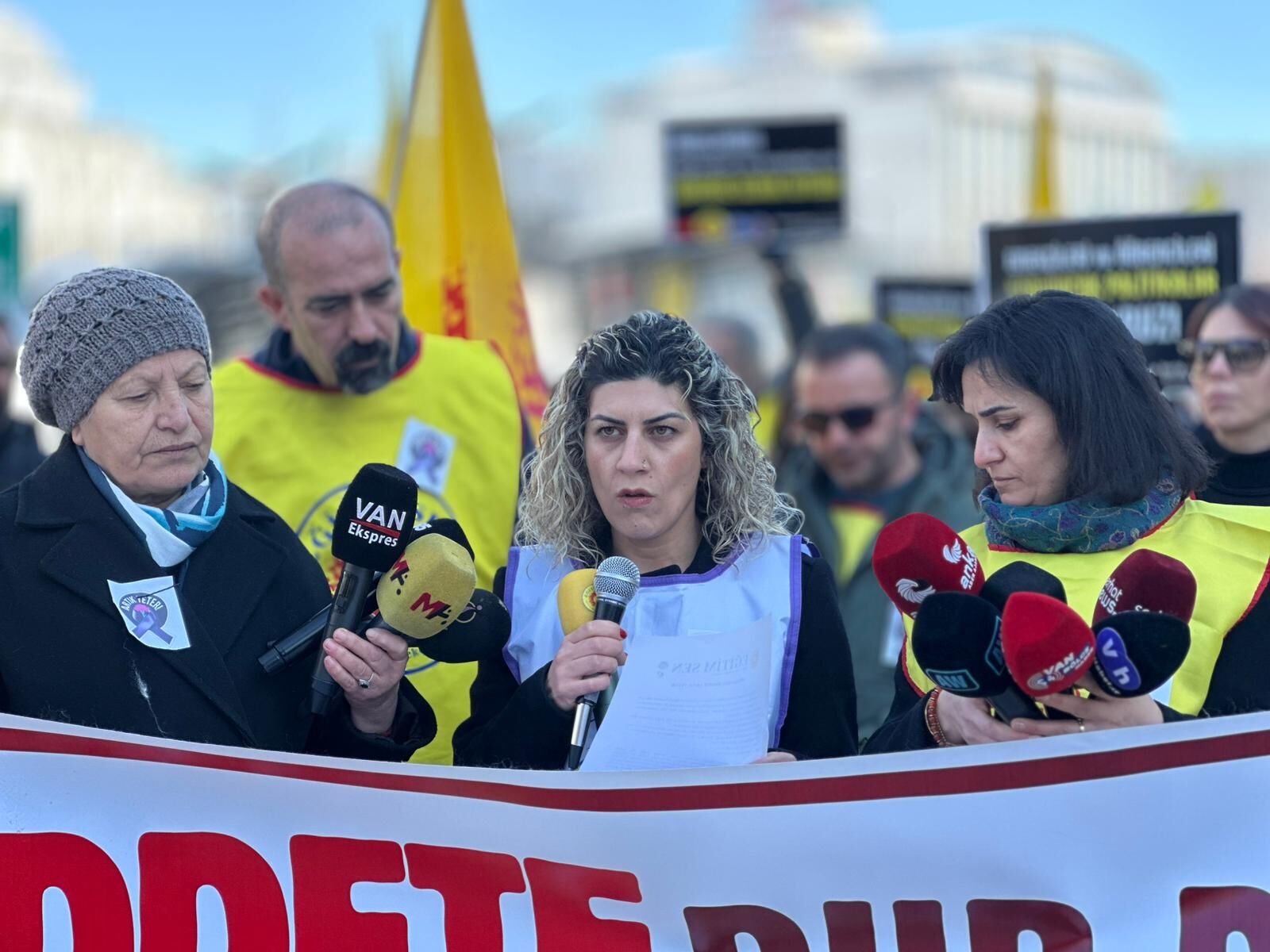 924Cdedf F86D 41A6 B060 50D4F34Eccb5