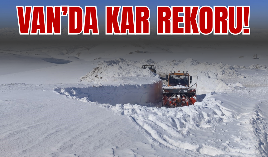 Başkale’de 3 Metrelik Kar Tünelleri! Ekipler Zorlu Şartlarda Yol Açıyor