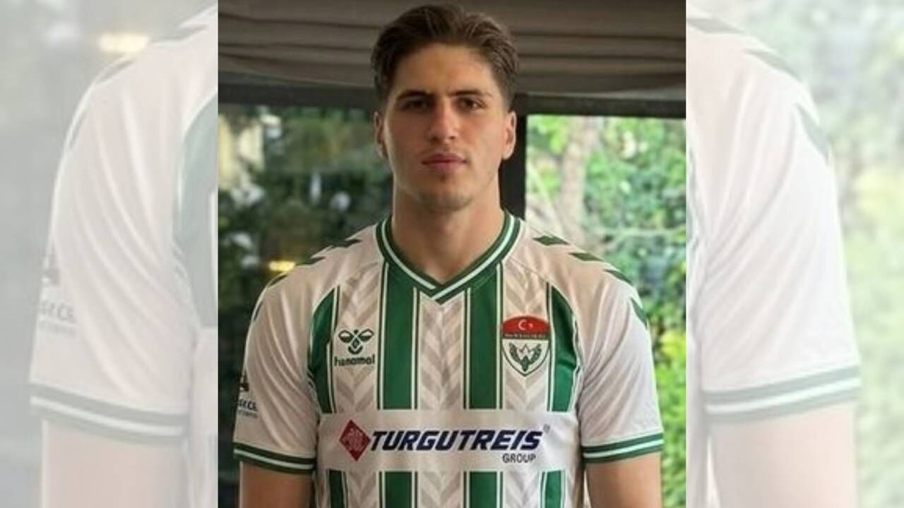 Silahli Saldiriya Ugrayan Futbolcu Hayatini Kaybetti