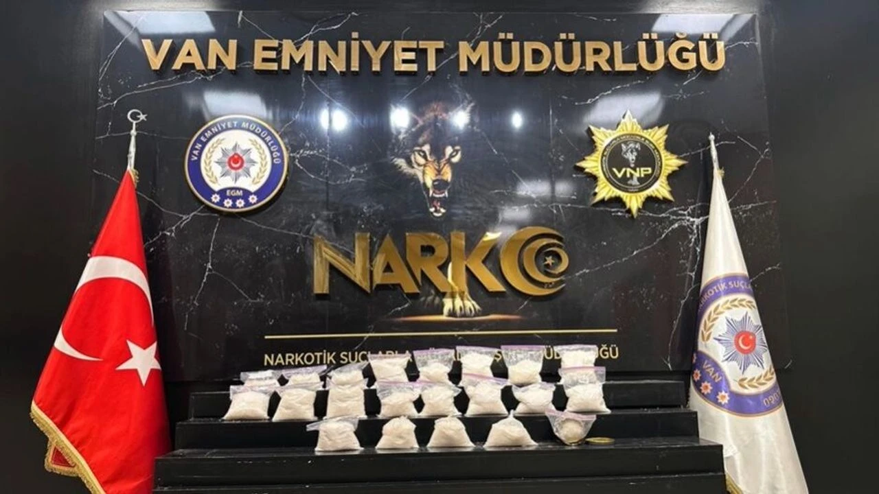 Vanda 16 Kilo 400 Gram Metamfetamin Ele Gecirildi