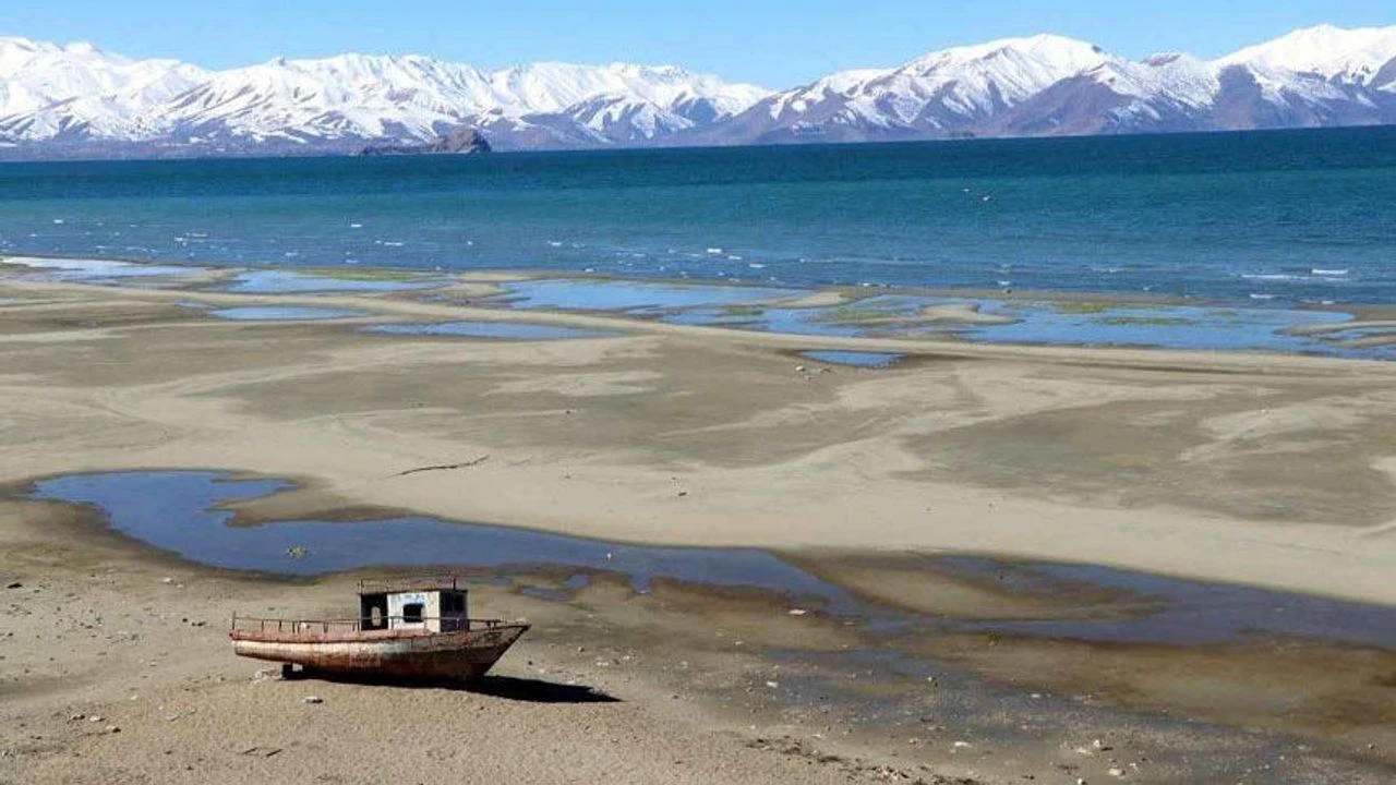 D A W F E S G R T H Y K U Y H L I J