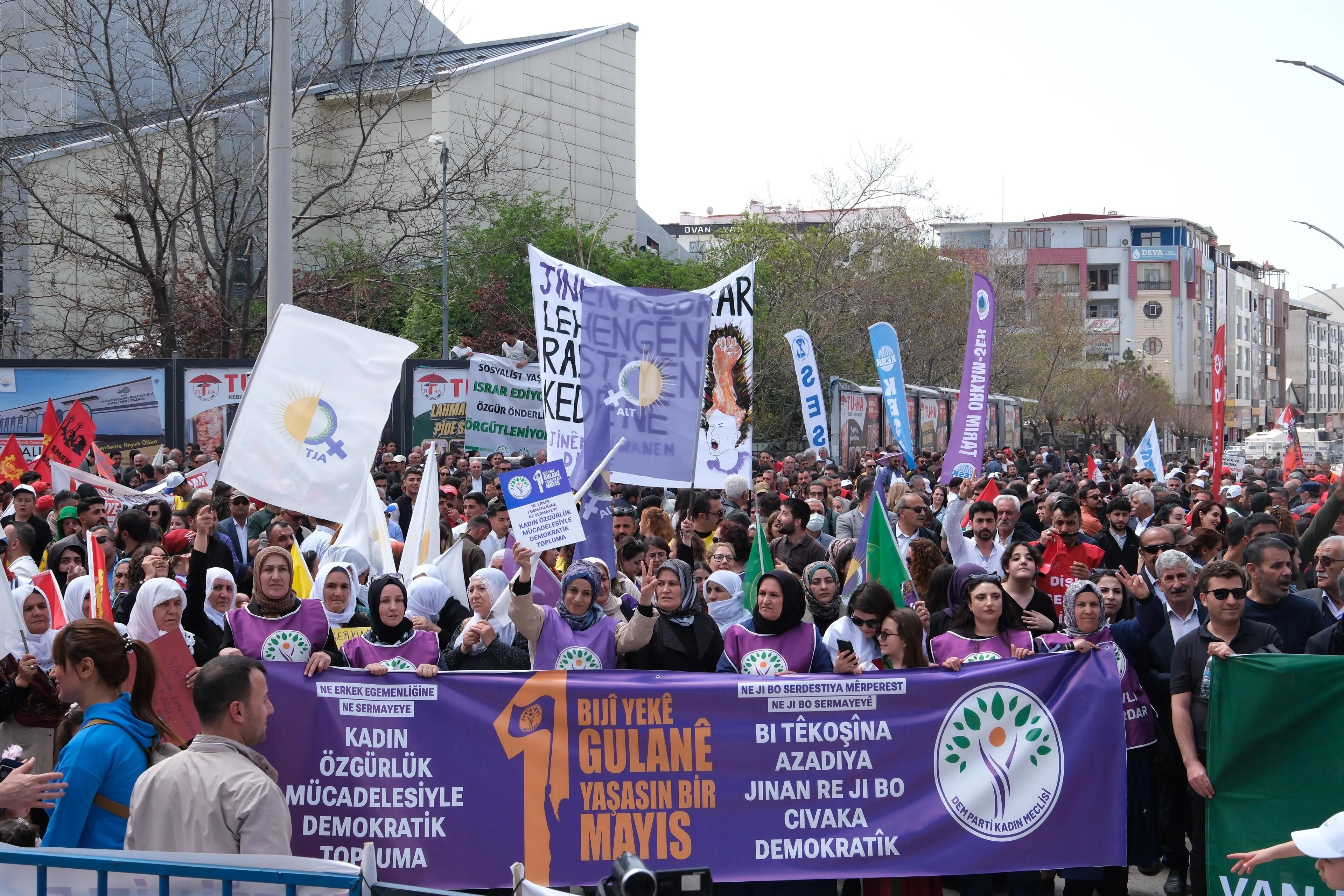 F2B925B4 Ff26 4E6F B747 19Ac6321E986