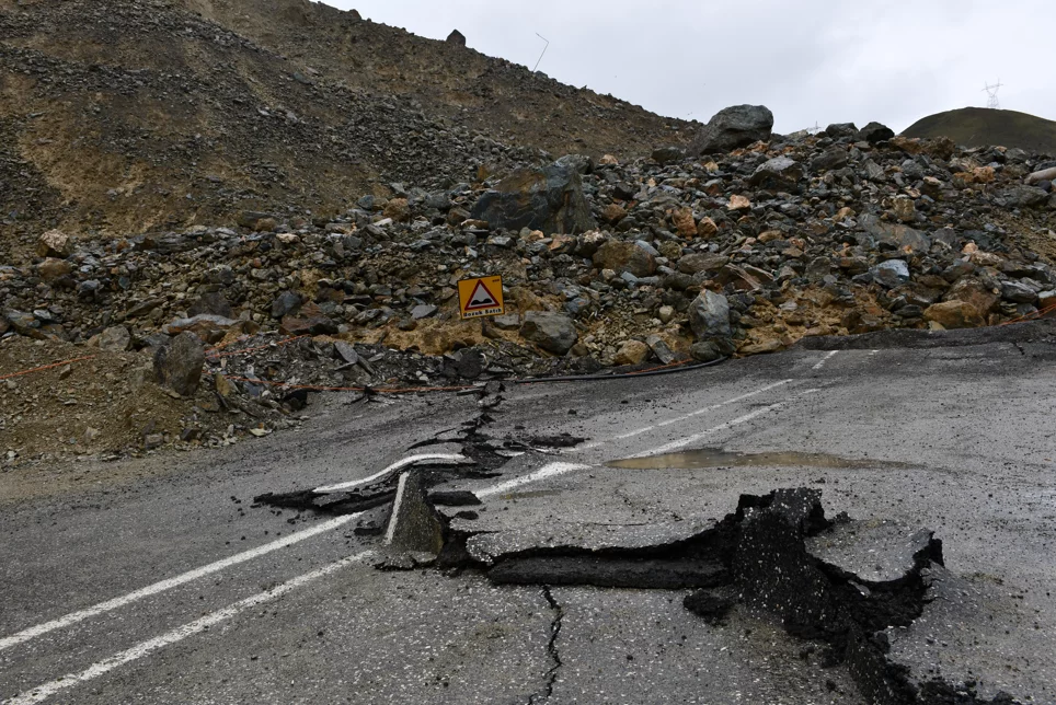 Hakkari Van Kara Yolu Kapakli