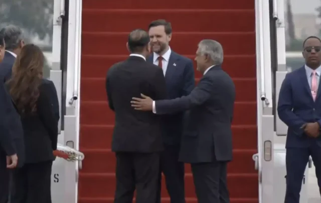 Islamabadda 21 Saatlik Gorusme 19741098 3390 1 M (1)