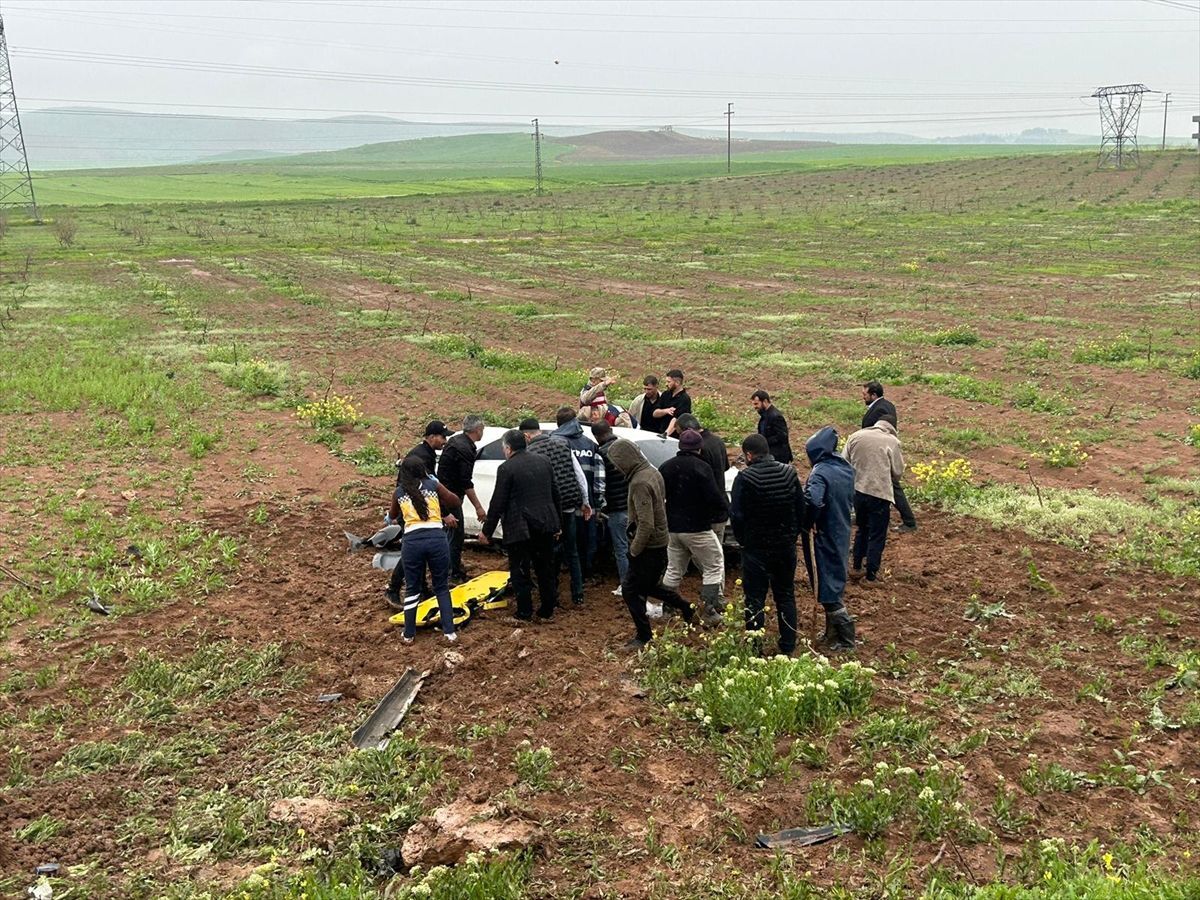 Siirt Te Otomobil Ile Kamyonetin Carpistigi K 4 19782916 Amp