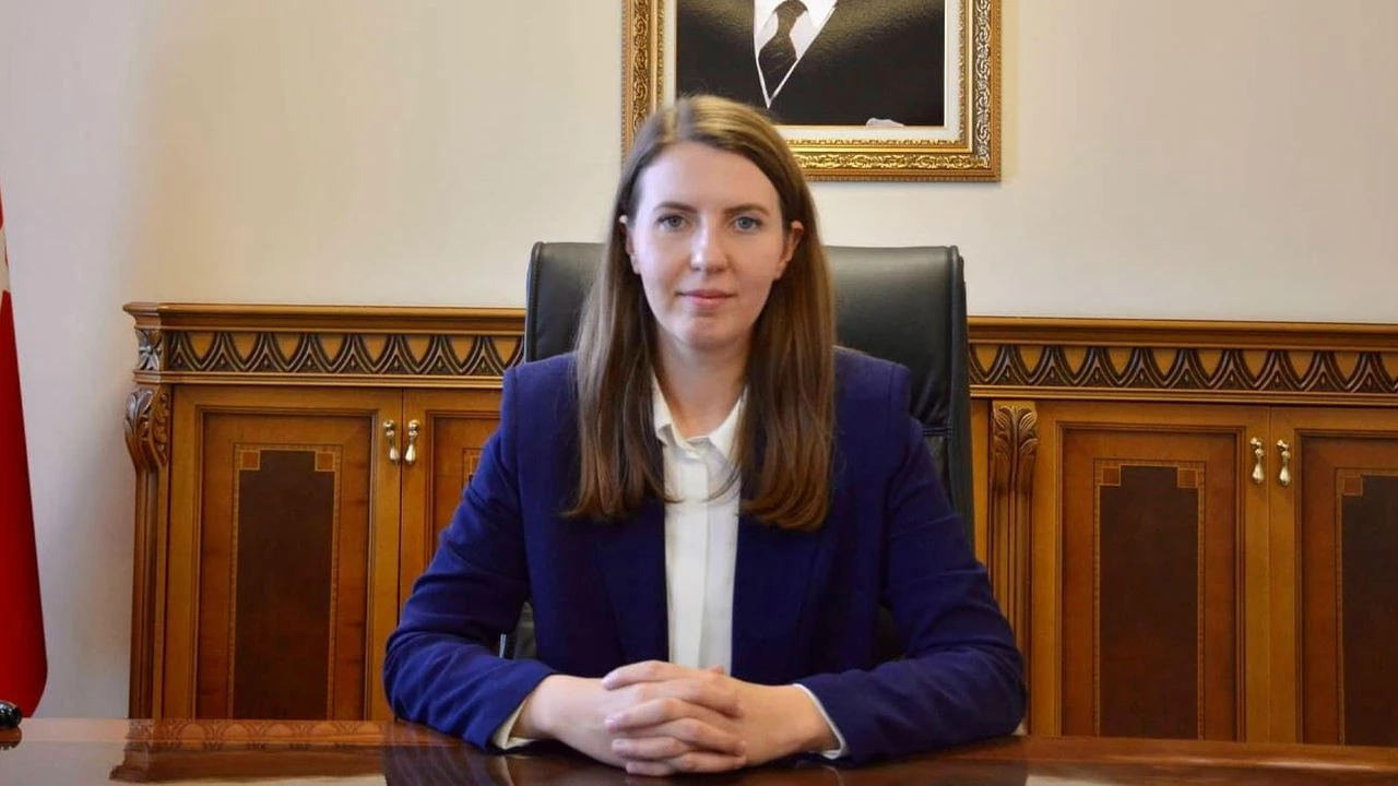 Gürpınar’ın Yeni Kaymakamı Fatma Turhan Keser Kimdir, Nereden Geldi, Nerelidir-2