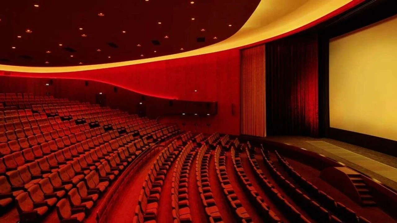 Sinema Salonu 1122X597 (1)