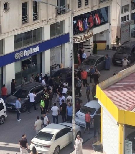 Van'da Bıçaklı Kavga 1 Kişi Ağır Yaralandı (2)