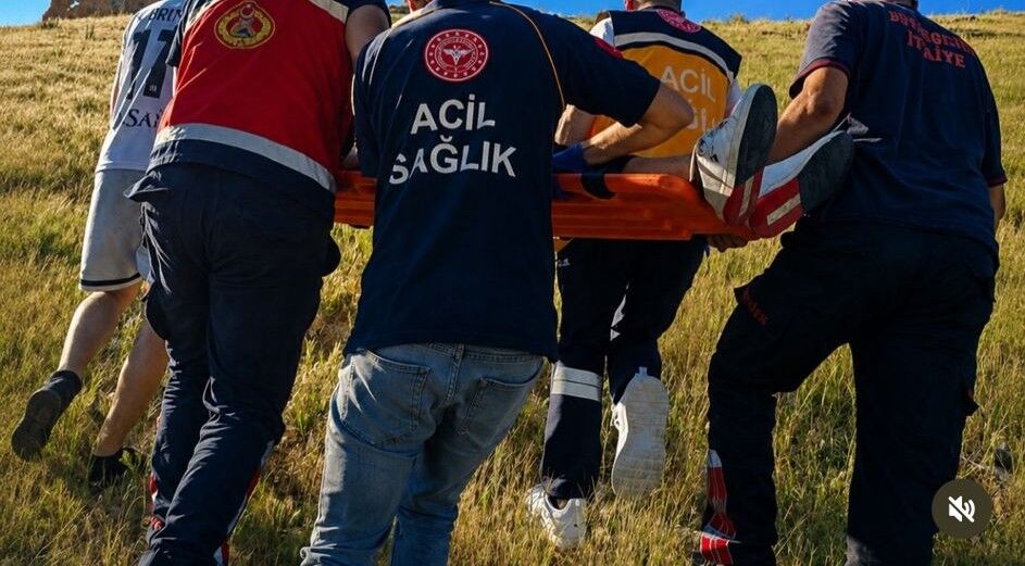 Van’da Uçurumdan Düşen Genç Kurtarıldı-1