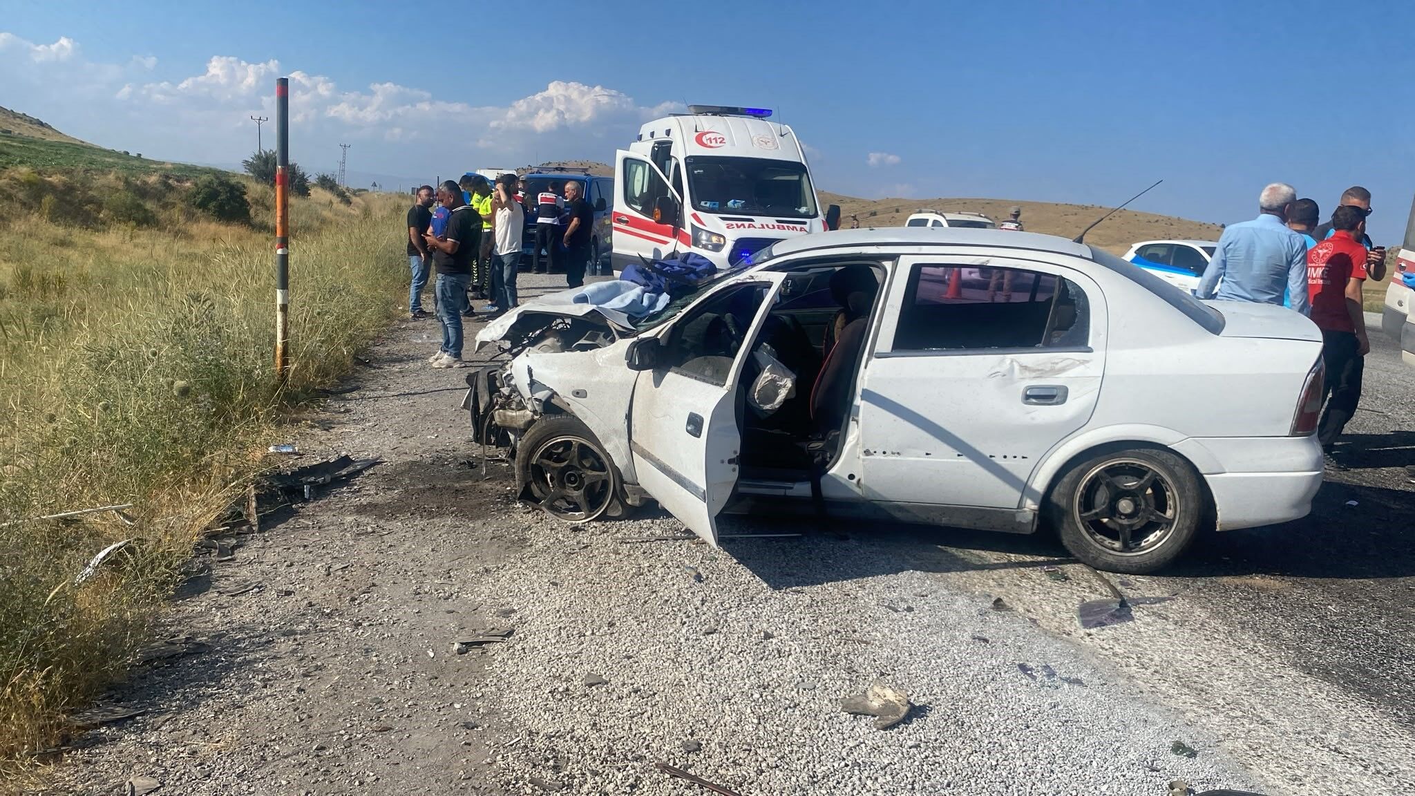 Tatvan'da İki Otomobil Çarpıştı 6 Yaralı (2)