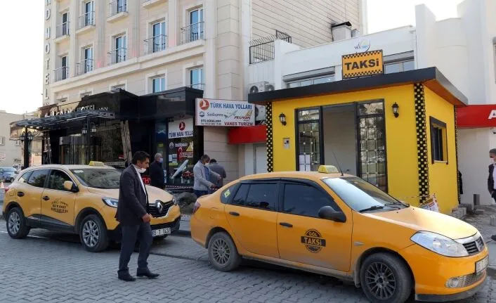 Van Buyuksehir Belediyesi Taksi Duraklarini Yeniliyor H72589 0Fc51