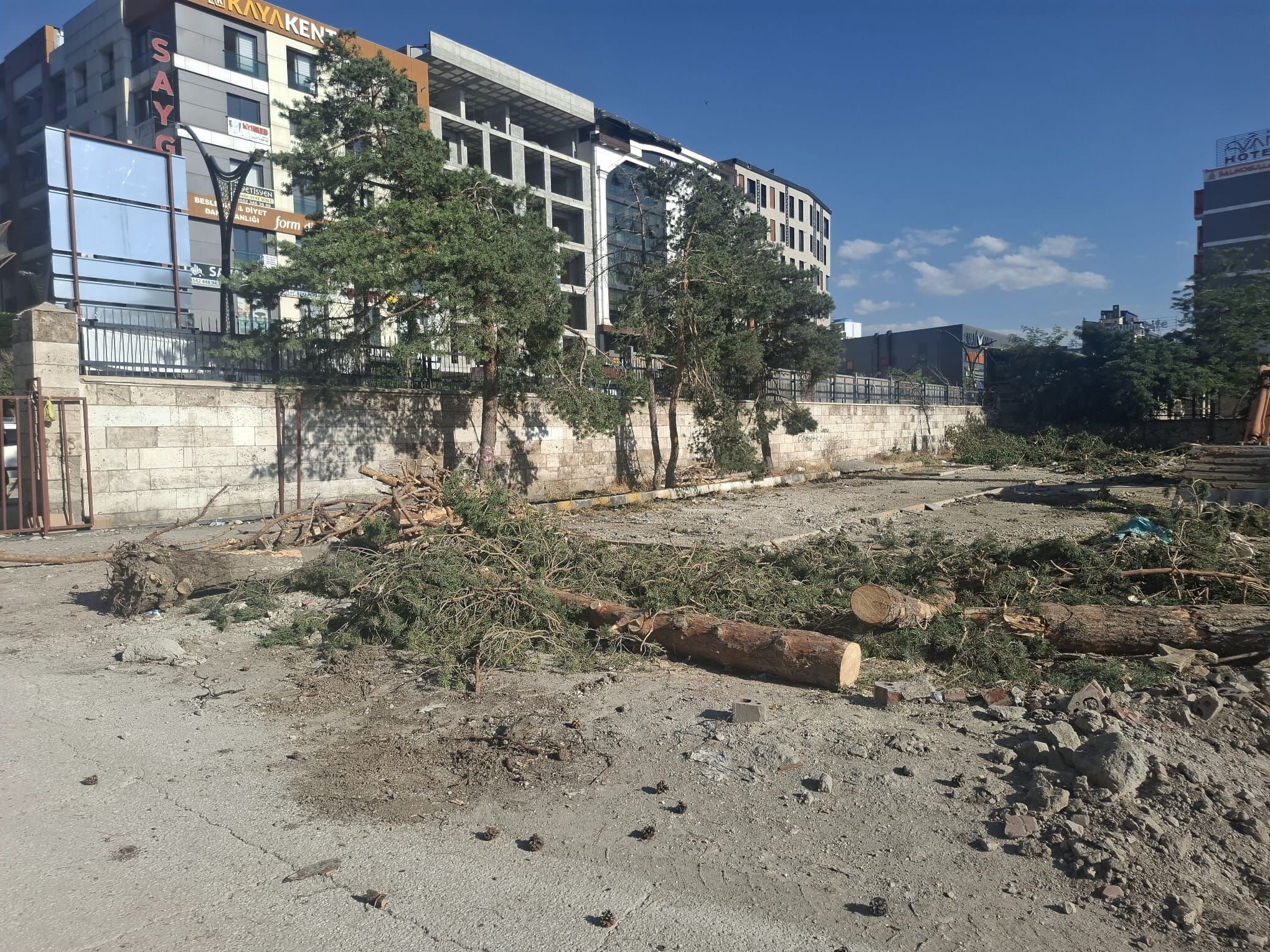 Van Eski Orduevi Arazisinde Ne Yapılıyor (2)