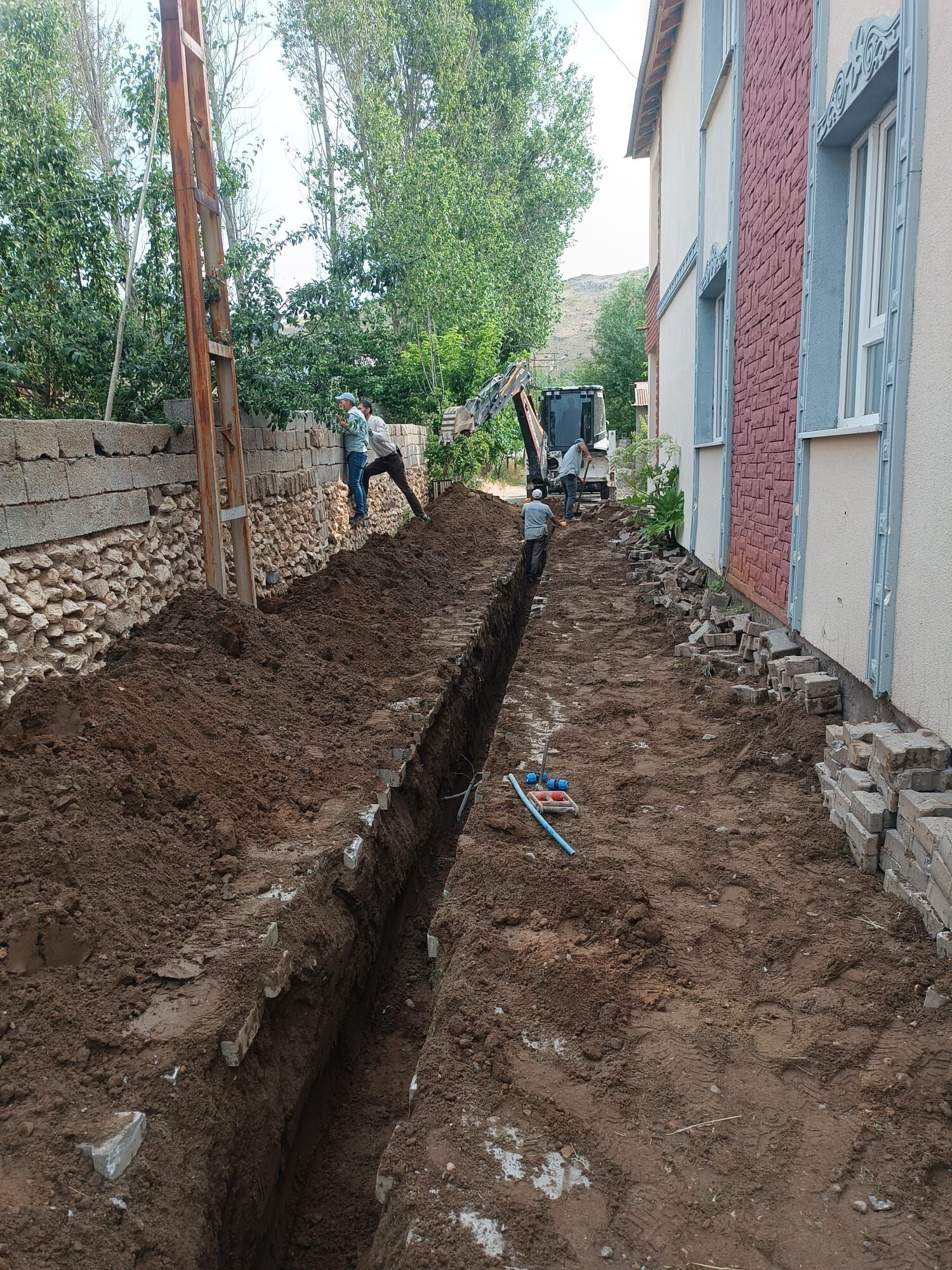 Van'da Bir Mahalle Daha Doğalgaza Kavuştu! (1)