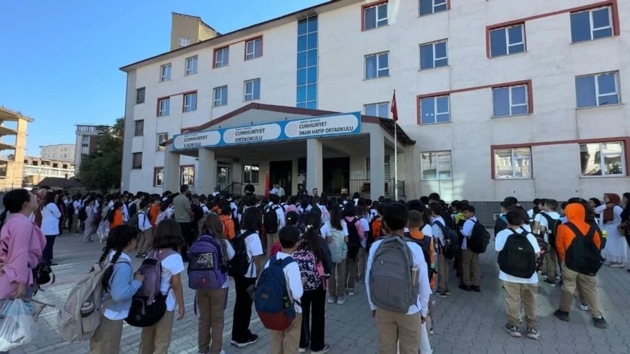 Van'daki Okulları Da Etkileyecek Kritik Karar! Servislerde Yeni Dönem (1)-1