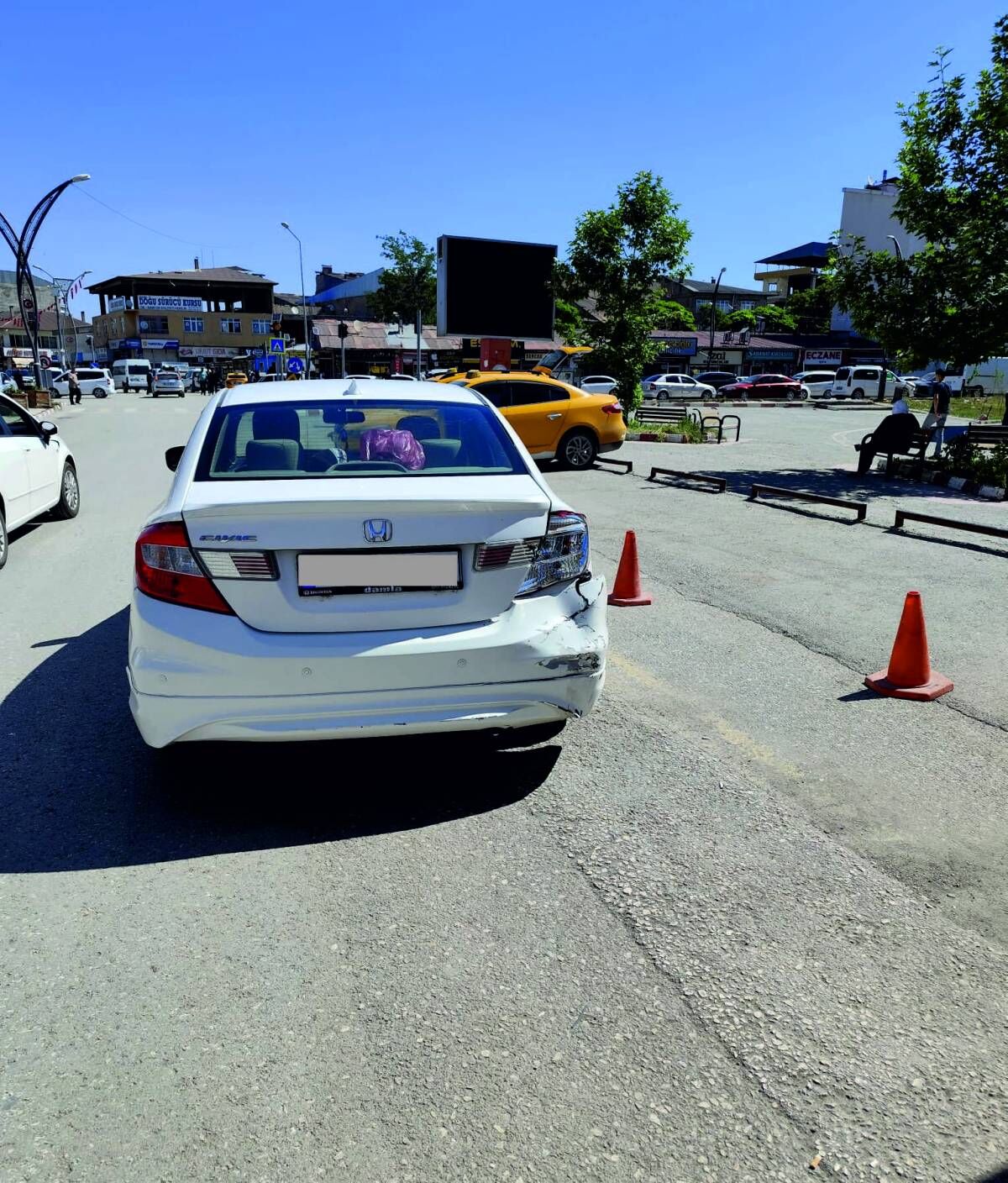 Van'ın Erciş İlçesinde Motosiklet Ile Otomobil Çarpıştı 1 Yaralı-1