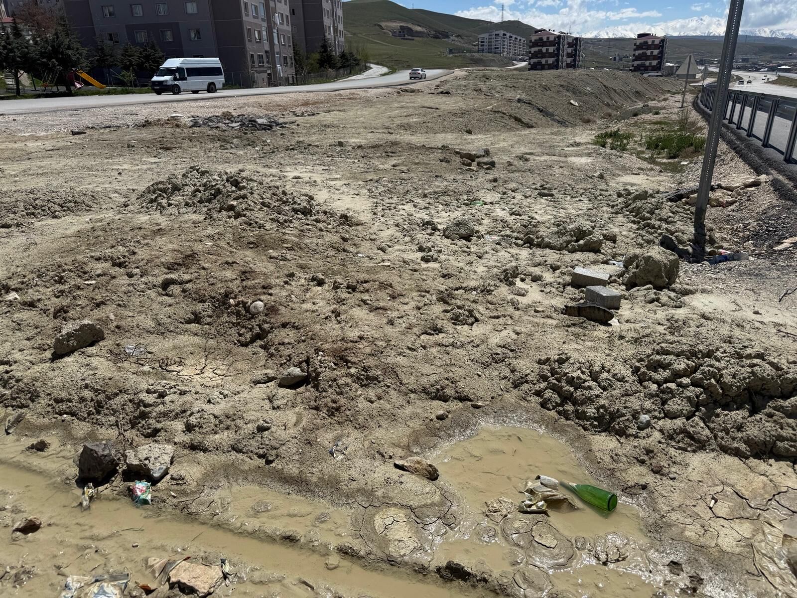 Çukurlar Şehri Van Bitmeyen Kazılar Vatandaşı Çileden Çıkardı (2)