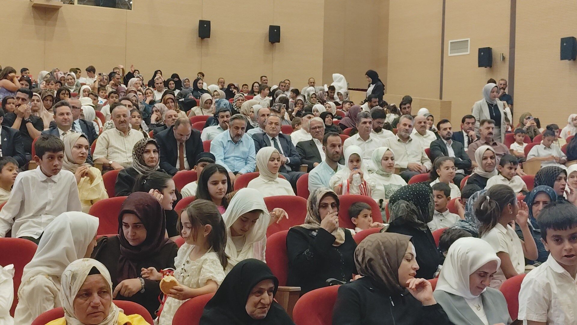 Erciş'te Yaz Kur'an Kursları Coşkulu Kapanış Programıyla Tamamlandı-1