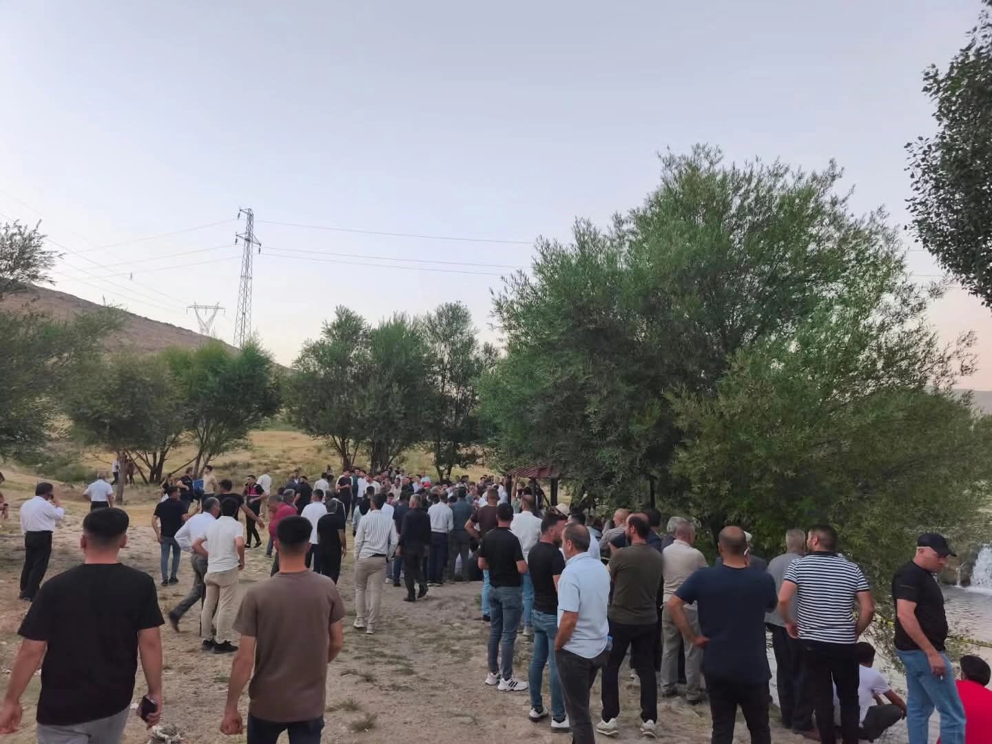 Muradiye’de Acı Olay Oğlunu Kurtardı, Kendisini Kurtaramadı (2)