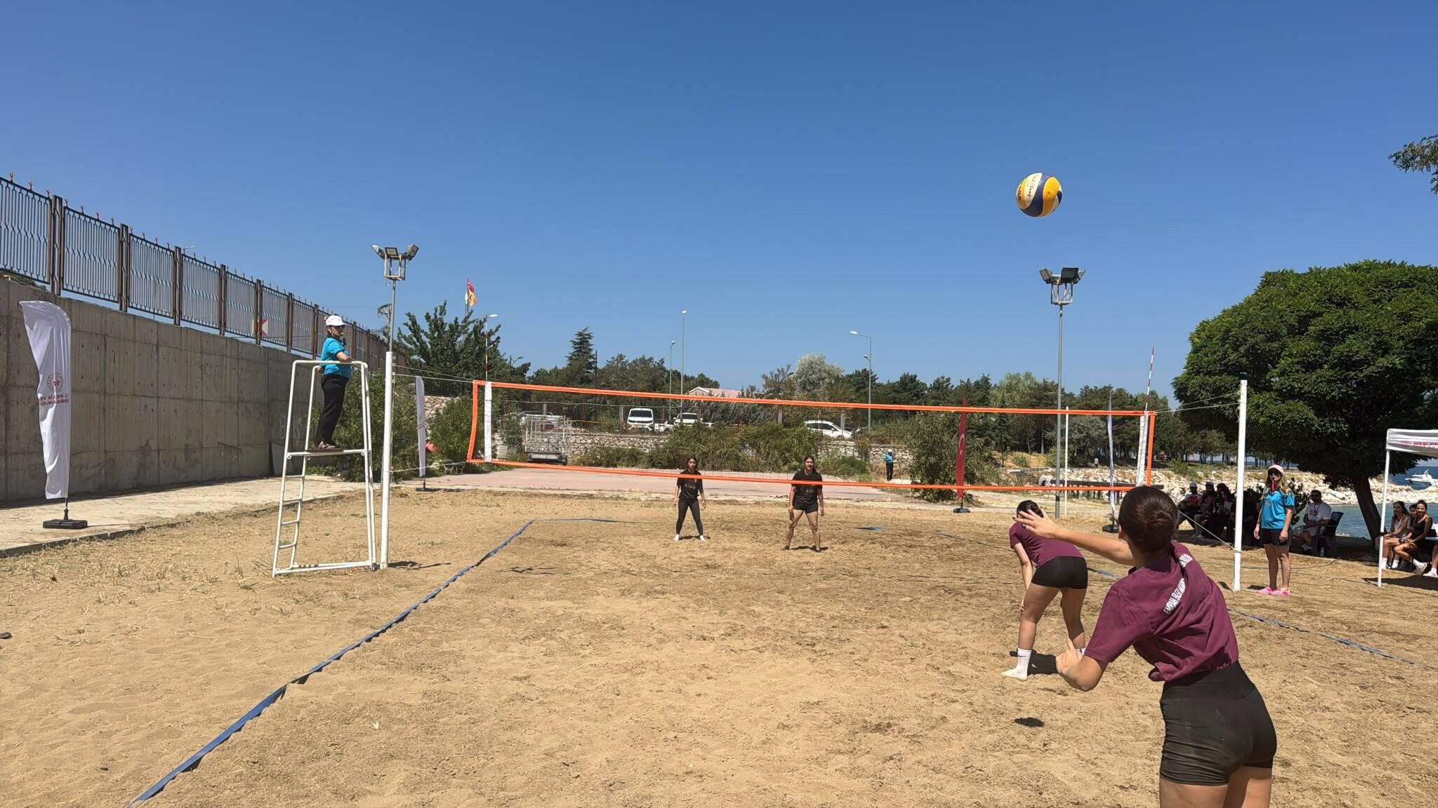 Van Deni̇zi̇ Plaj Voleybolu