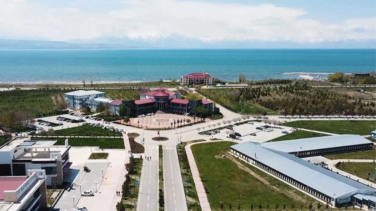 Van Yyu 6