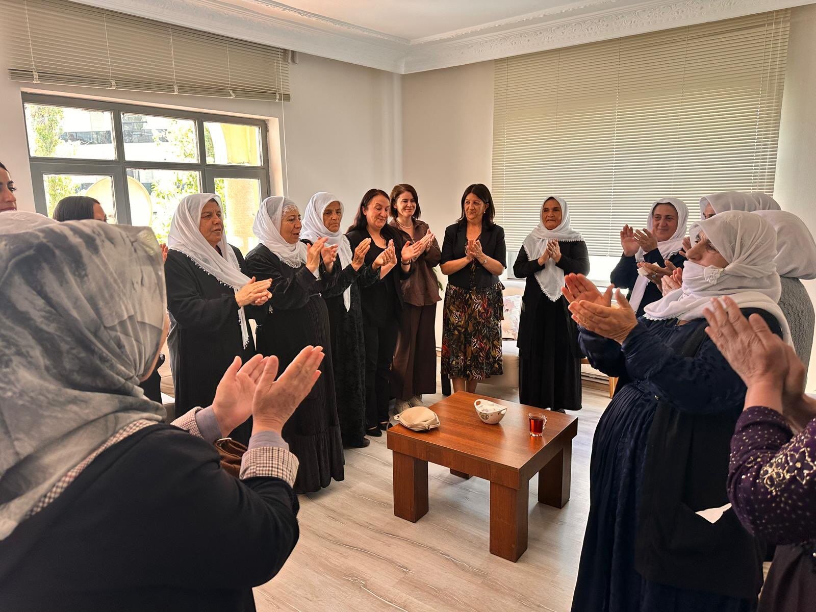 Pervin Buldan Başka Annelerin Yüreği Yanmasın Diye Barış İstiyoruz-1