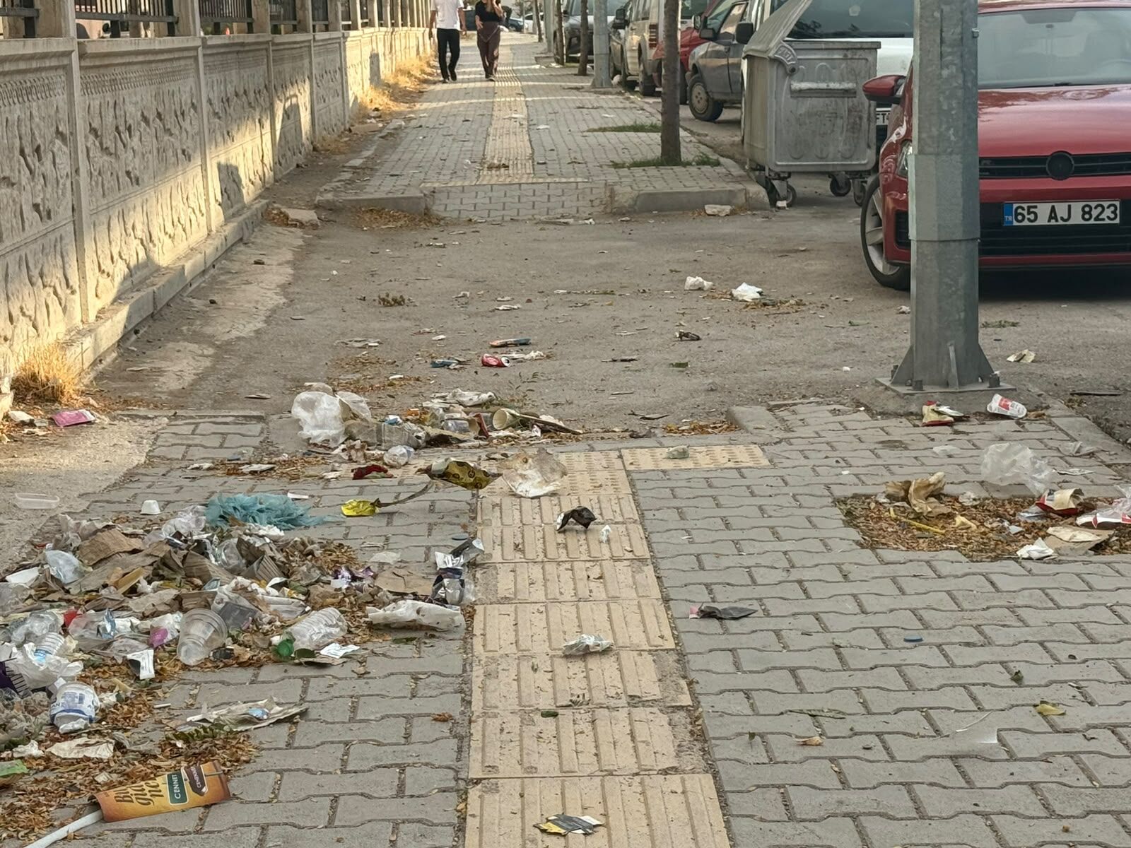 Van Otogarı’nda Çöp Krizi! Haberimizin Ardından Büyükşehir Harekete Geçti (1)