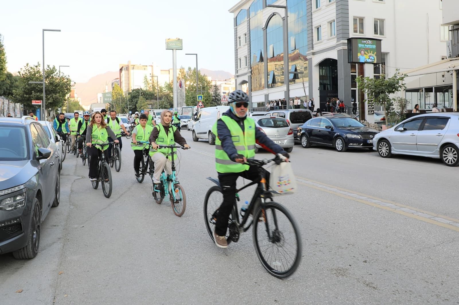 Van’da Pedallar Hareketlilik İçin Çevrildi2