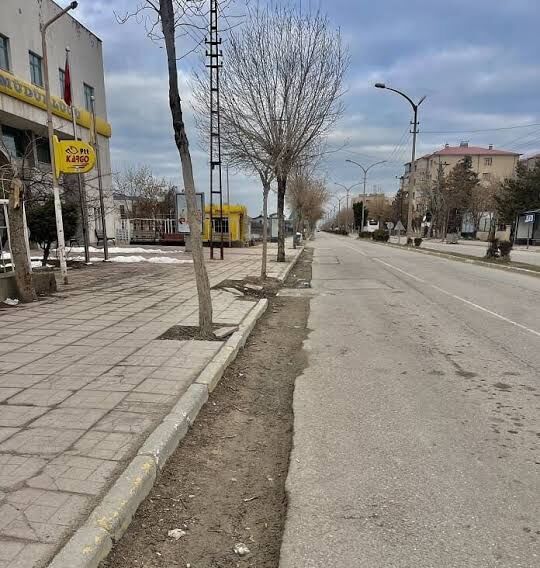 Van’da Yolların Verdiği Zarar Akaryakıtı Geçti (2)-1