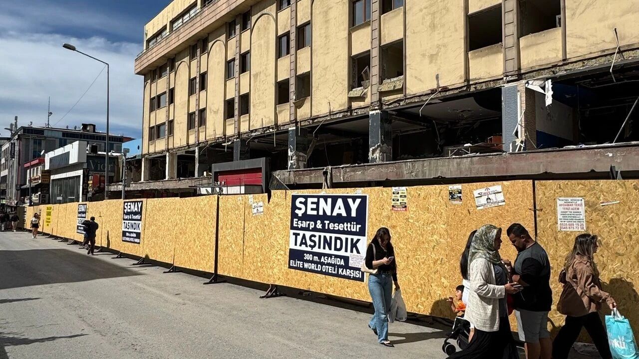 Van’ın Yarım Asırlık Hafızası Yıkılıyor! Akdamar Oteli İçin Son Perde (4)