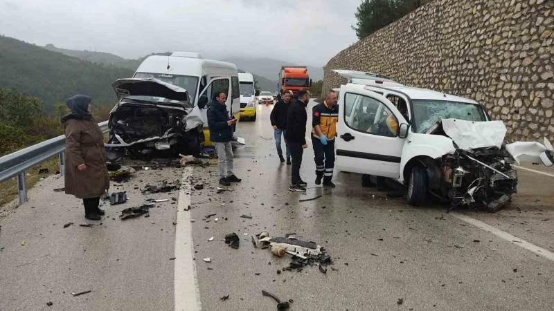 A5148Ded Bursa Keles Yolunda Feci Kaza Bir Olu 10 Yarali