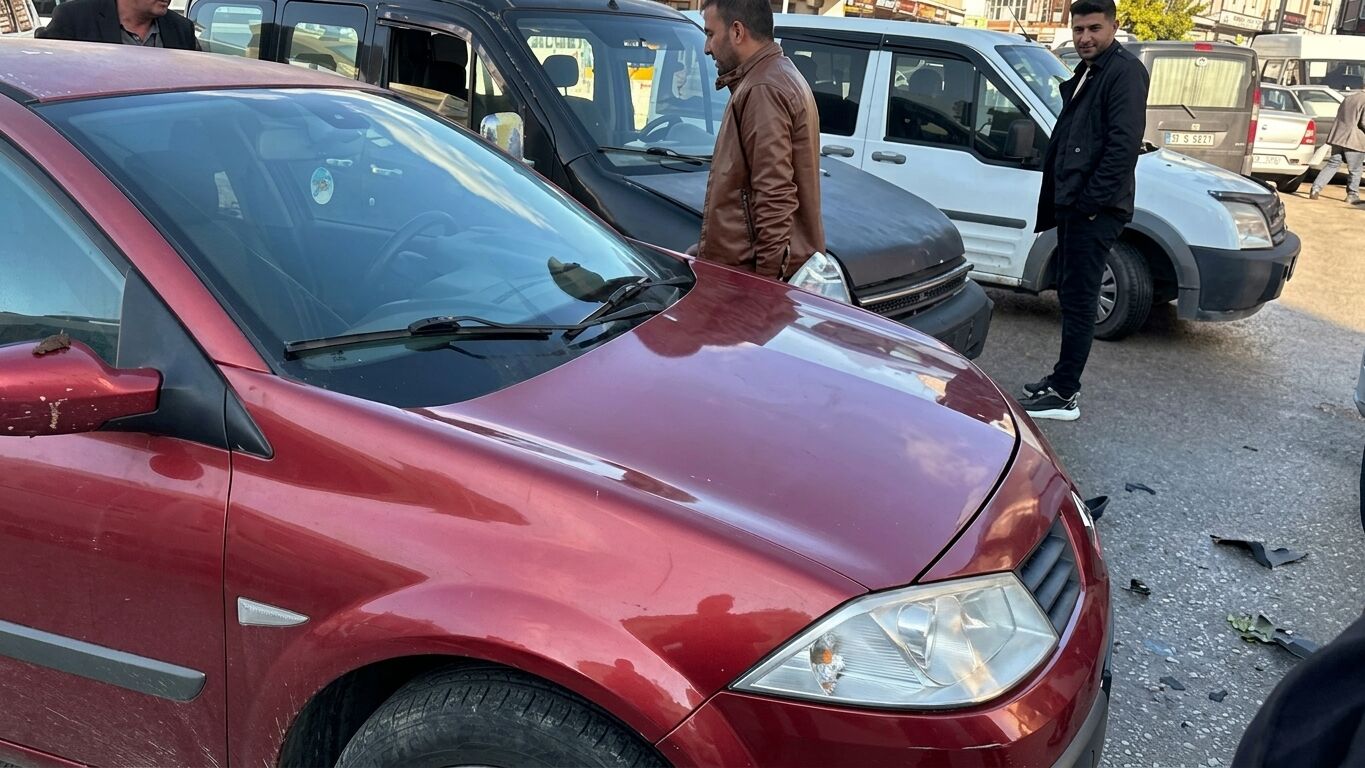 Erciş’te Kural İhlali Kazayı Beraberinde Getirdi!-1