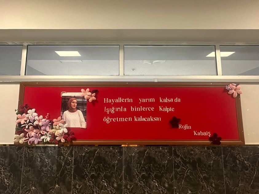 Rojin Kabaiş’in Yarım Kalan Öğretmenlik Hayali Okul Koridorlarında Yaşatıldı-1