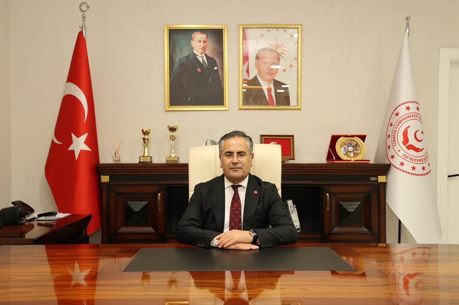 Van Aile Ve Sosyal Hizmetler İl Müdürü Vefa Akdoğan Göreve Başladı-1