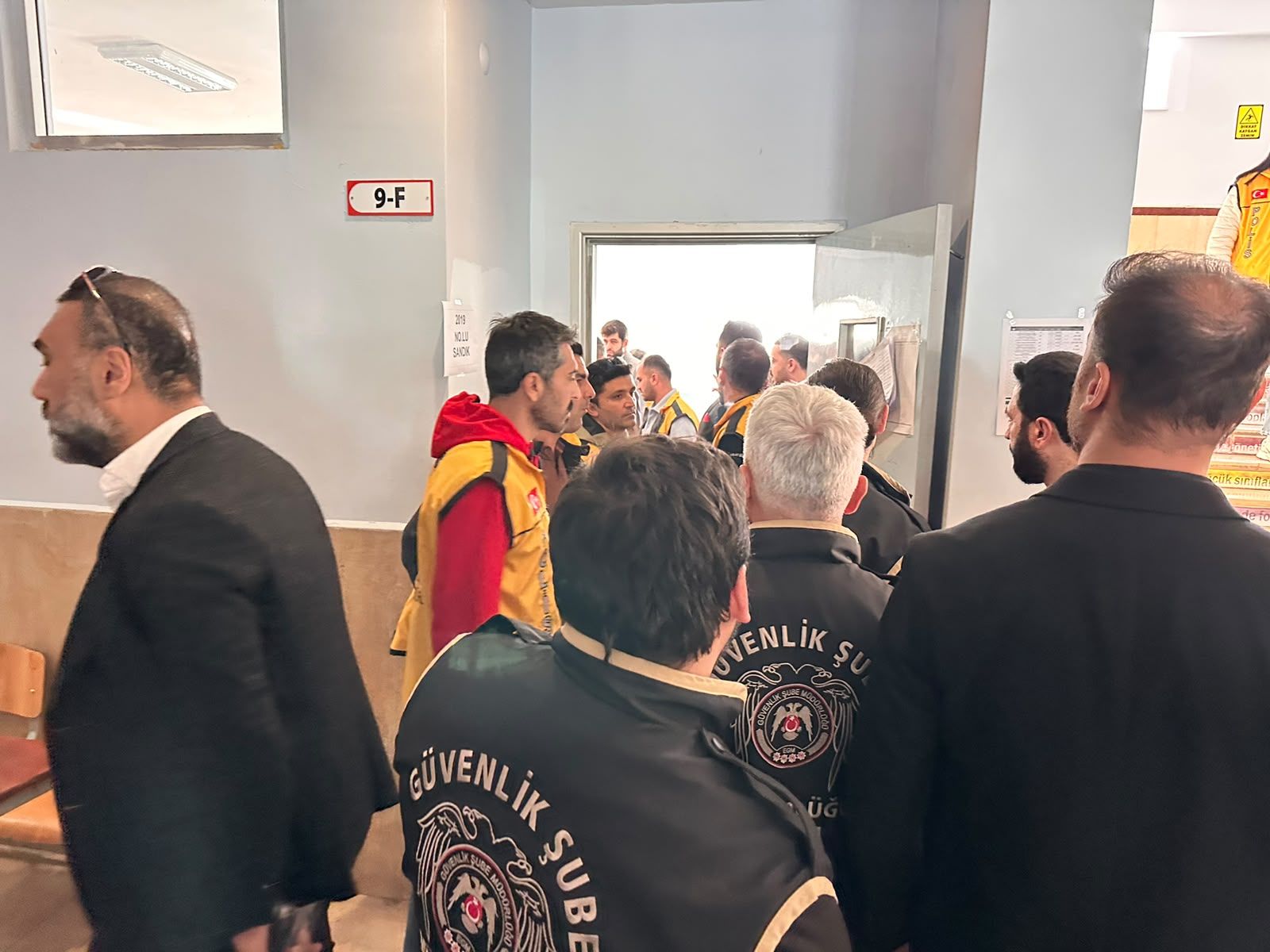 Van Tso Seçimlerinde Gerginlik! Polis Müdahale Etti (2)