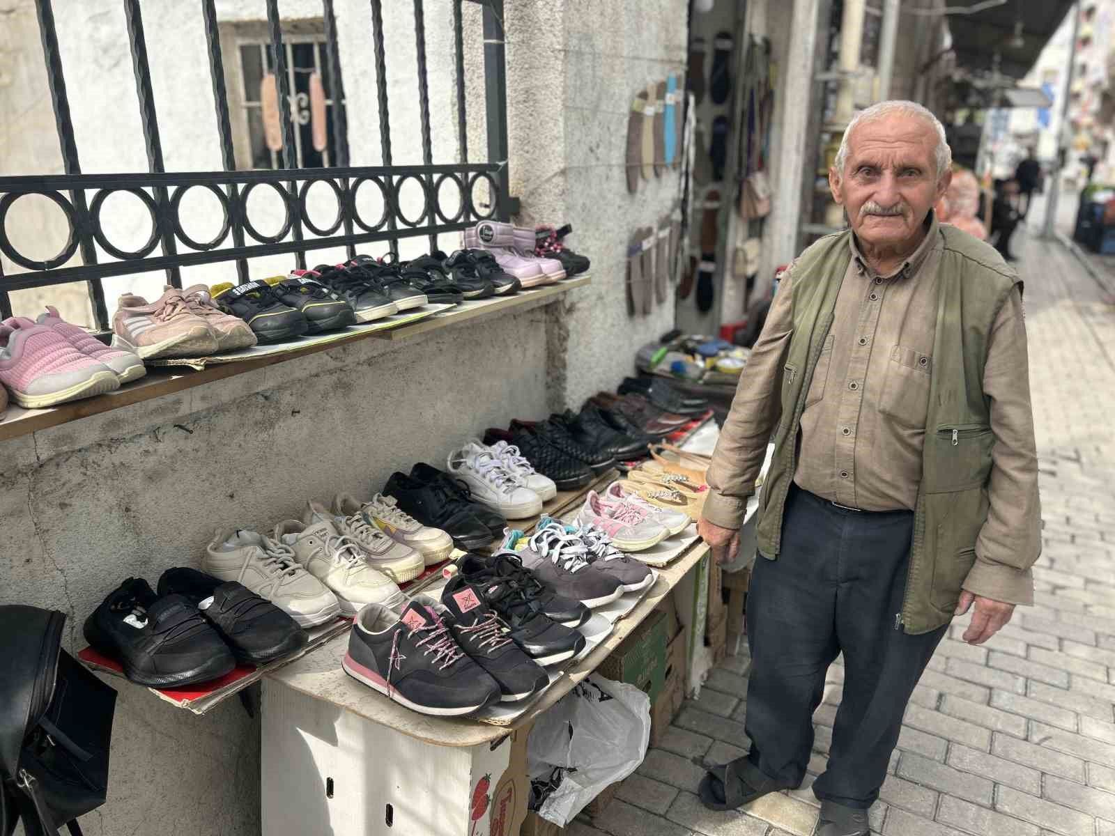 Van’da 55 Yıllık Ayakkabı Ustasından Örnek Davranış (2)