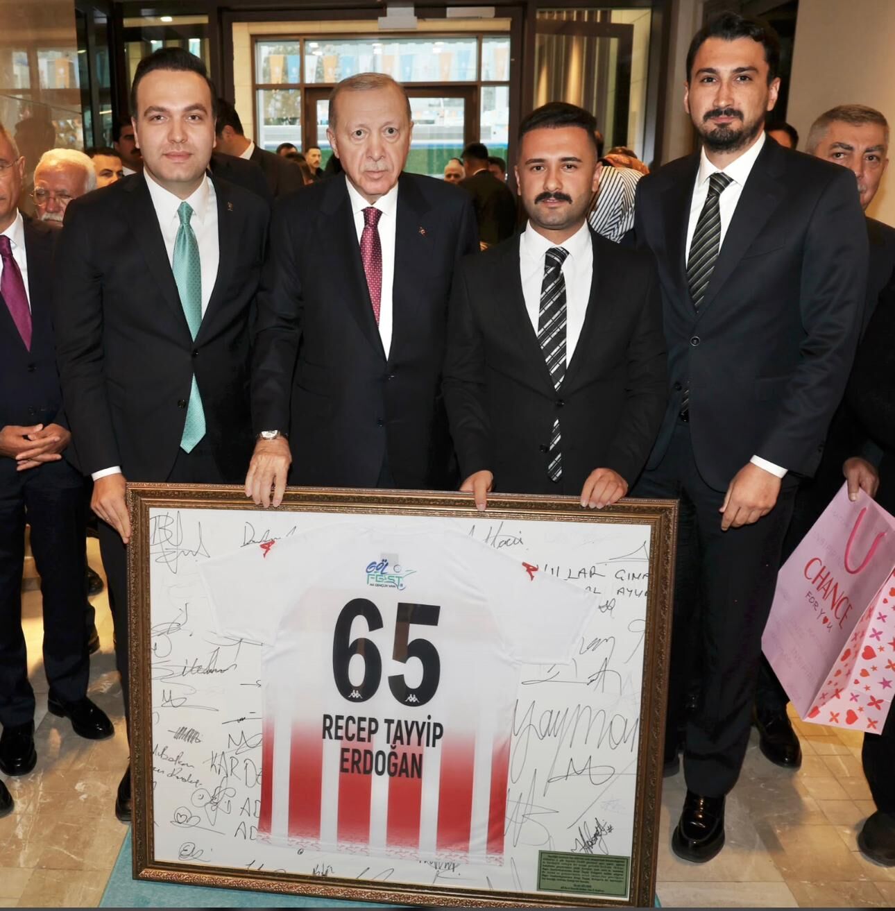 Vanlı Gençlerden Cumhurbaşkanı Erdoğan’a Anlamlı Gölfest Hatırası-1