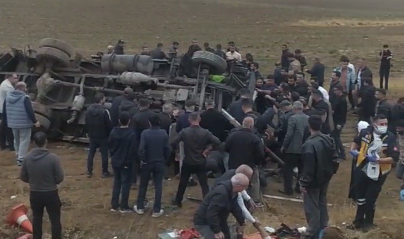 Yüksekova’da İki Ayrı Trafik Kazası 9 Yaralı (2)